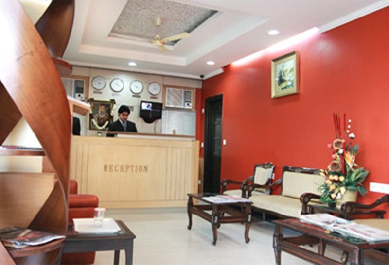 Hotel Chirag Residency Nueva Delhi Exterior foto